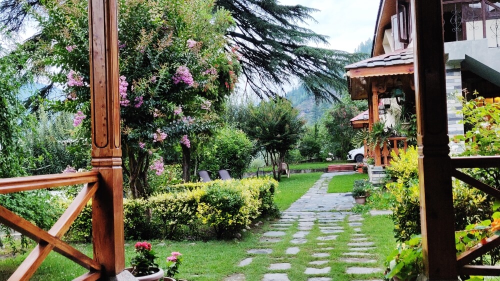 Bangloo - Cottage Hotels in Manali | Luxury Cottage | Treetops Cottage